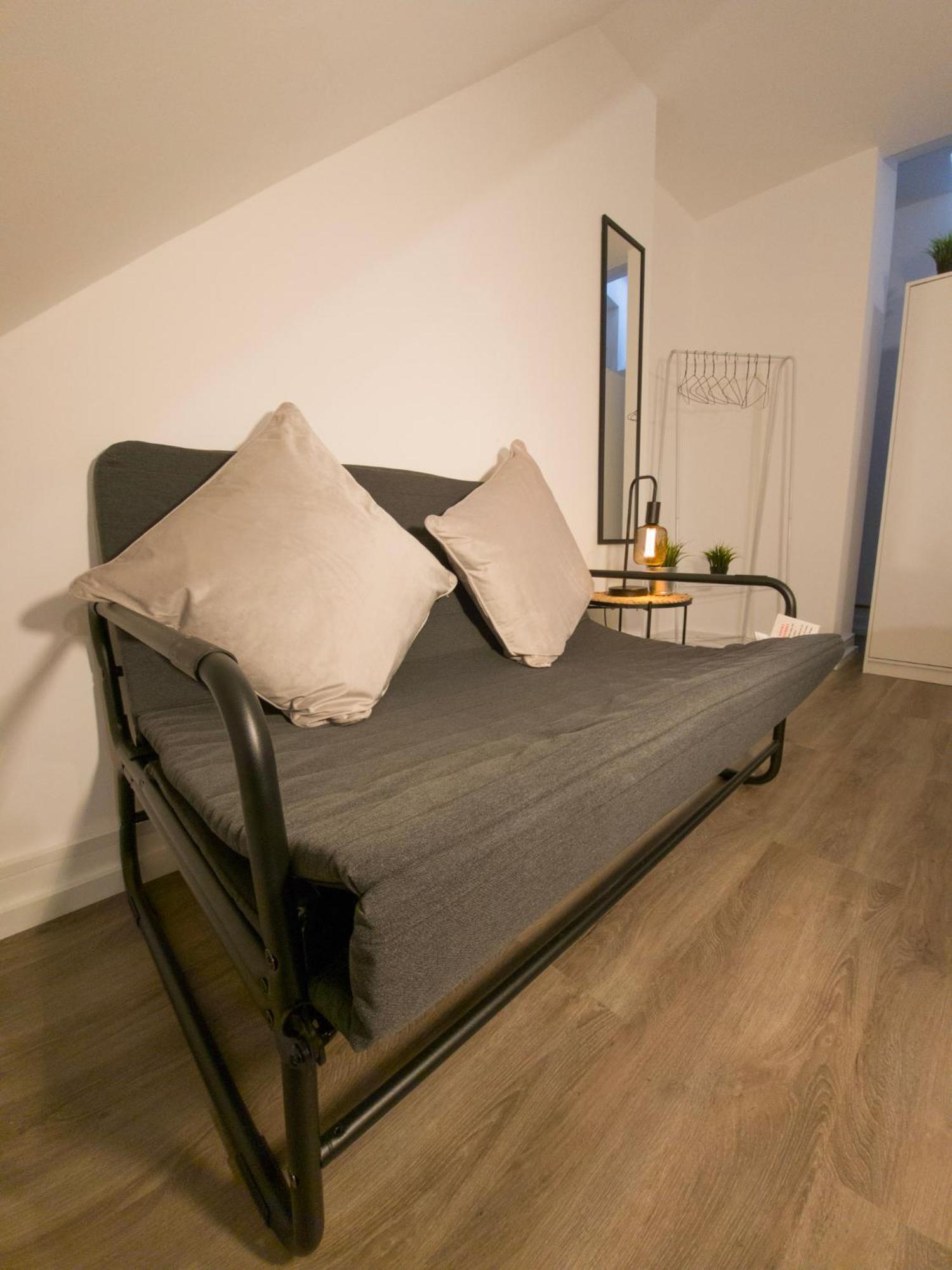 Plenty Of Parking Available; 3 Bedroom Apartment By Property Promise Cardiff Exterior photo